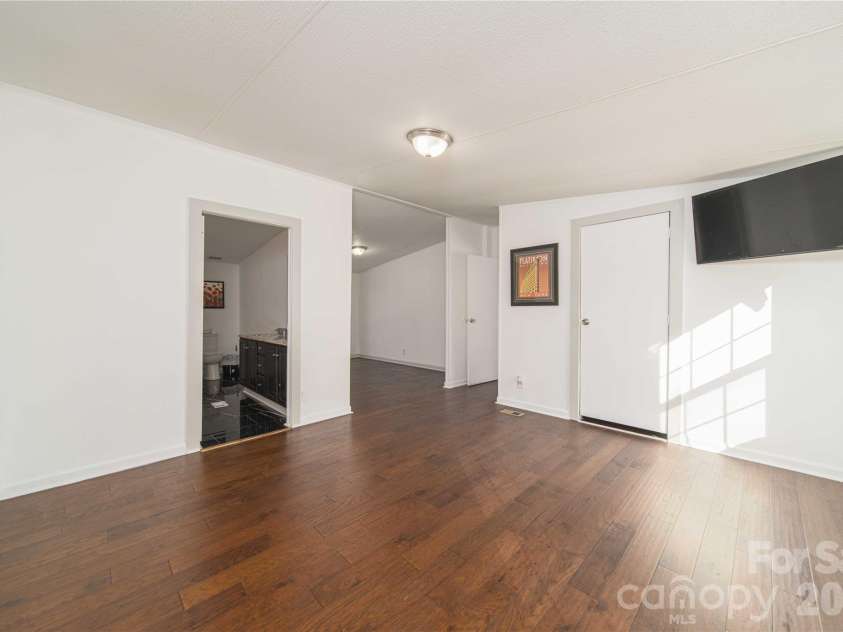 675 Hares Way Way, Lincolnton, NC 28092.  MLS# CAR4330640, YatesRealty ID 1311. 