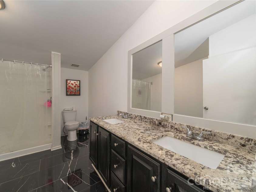 675 Hares Way Way, Lincolnton, NC 28092.  MLS# CAR4330640, YatesRealty ID 1311. 