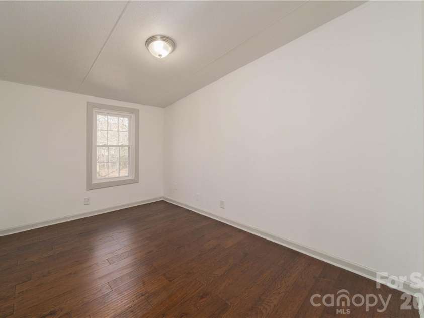 675 Hares Way Way, Lincolnton, NC 28092.  MLS# CAR4330640, YatesRealty ID 1311. 