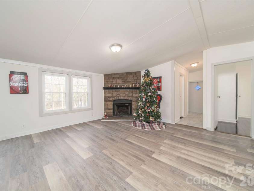 675 Hares Way Way, Lincolnton, NC 28092.  MLS# CAR4330640, YatesRealty ID 1311. 