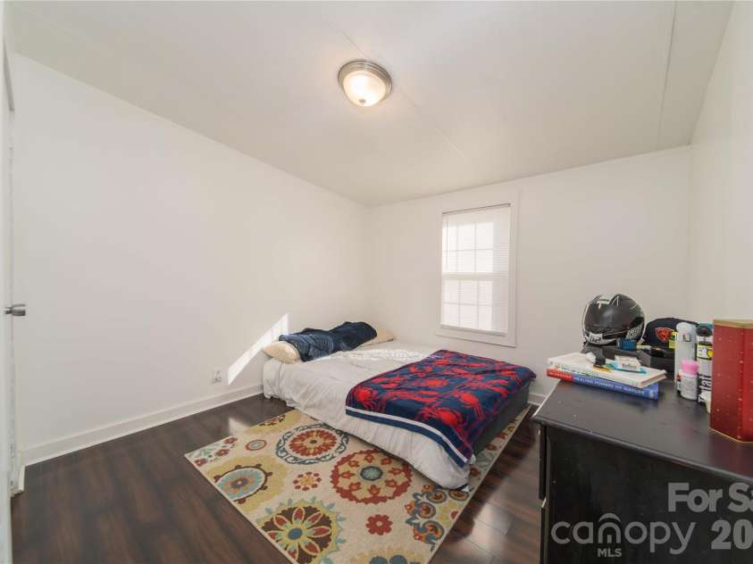 675 Hares Way Way, Lincolnton, NC 28092.  MLS# CAR4330640, YatesRealty ID 1311. 