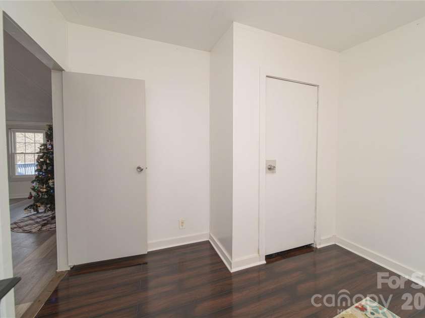 675 Hares Way Way, Lincolnton, NC 28092.  MLS# CAR4330640, YatesRealty ID 1311. 