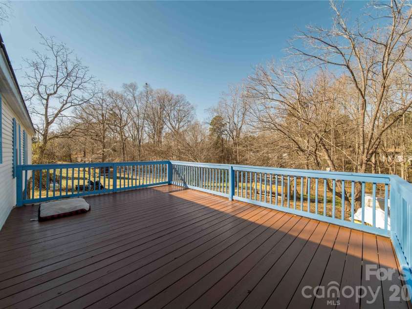 675 Hares Way Way, Lincolnton, NC 28092.  MLS# CAR4330640, YatesRealty ID 1311. 