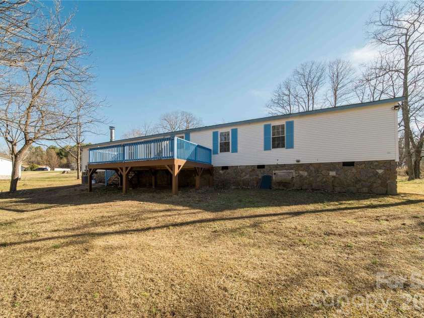 675 Hares Way Way, Lincolnton, NC 28092.  MLS# CAR4330640, YatesRealty ID 1311. 