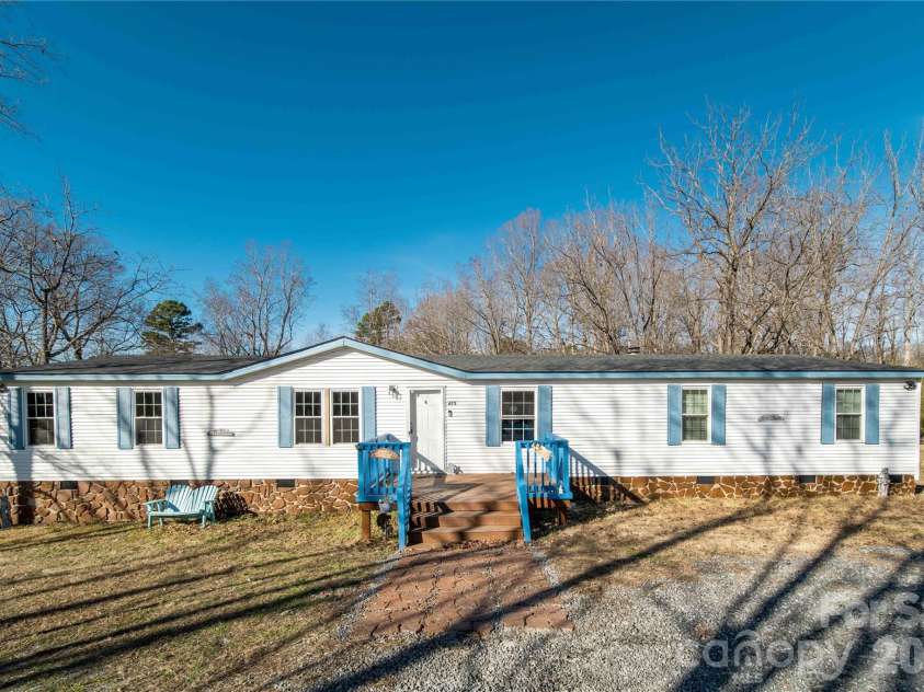 675 Hares Way Way, Lincolnton, NC 28092.  MLS# CAR4330640, YatesRealty ID 1311. 