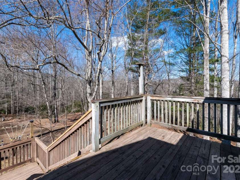 120 Powderhorn Drive, Burnsville, NC 28714.  MLS# CAR4258833, YatesRealty ID 13111. 
