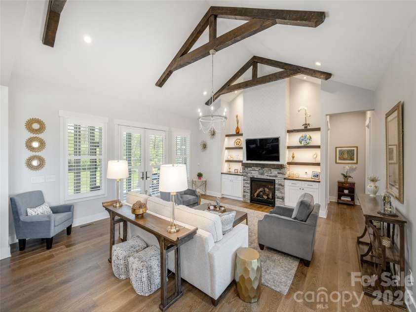 90 Drummond Circle, Hendersonville, NC 28791.  MLS# CAR4369417, YatesRealty ID 13113. 