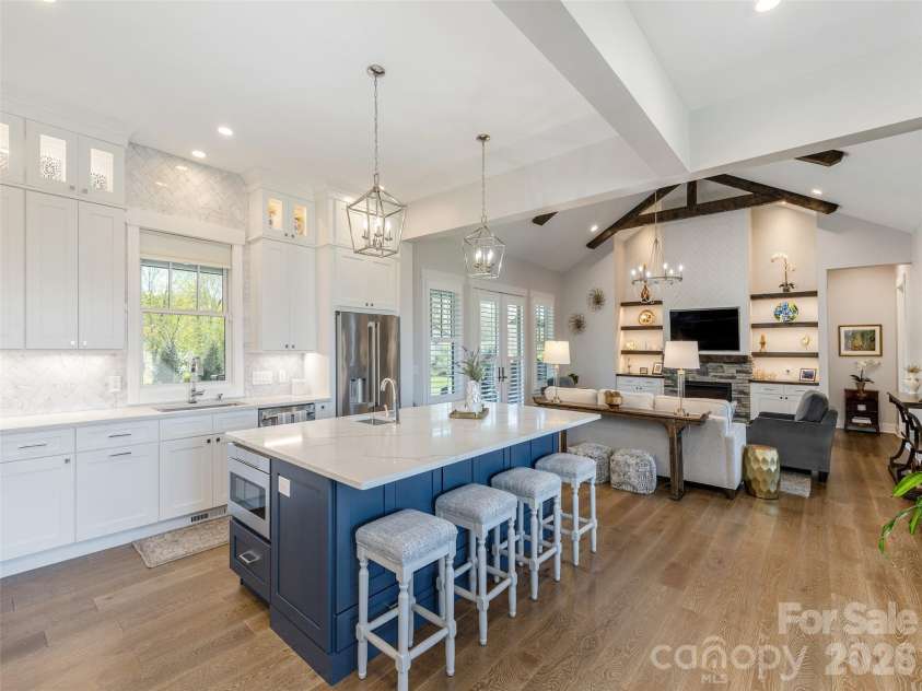 90 Drummond Circle, Hendersonville, NC 28791.  MLS# CAR4369417, YatesRealty ID 13113. 