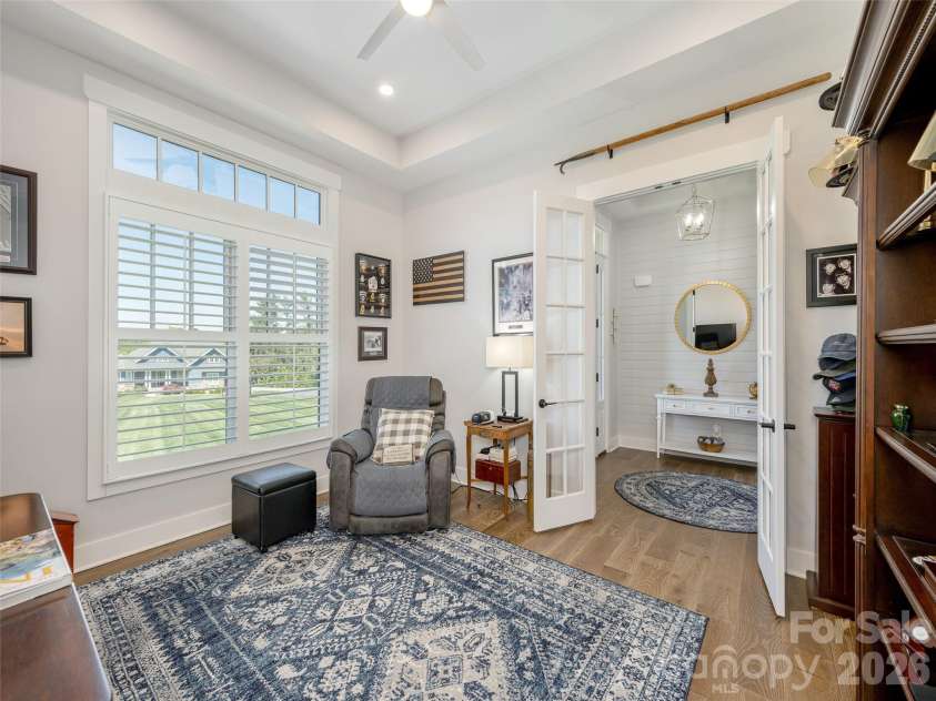 90 Drummond Circle, Hendersonville, NC 28791.  MLS# CAR4369417, YatesRealty ID 13113. 