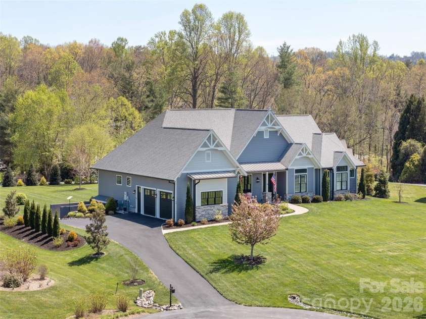 90 Drummond Circle, Hendersonville, NC 28791.  MLS# CAR4369417, YatesRealty ID 13113. 