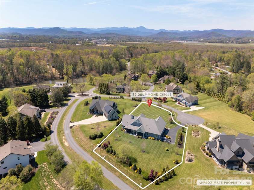 90 Drummond Circle, Hendersonville, NC 28791.  MLS# CAR4369417, YatesRealty ID 13113. 