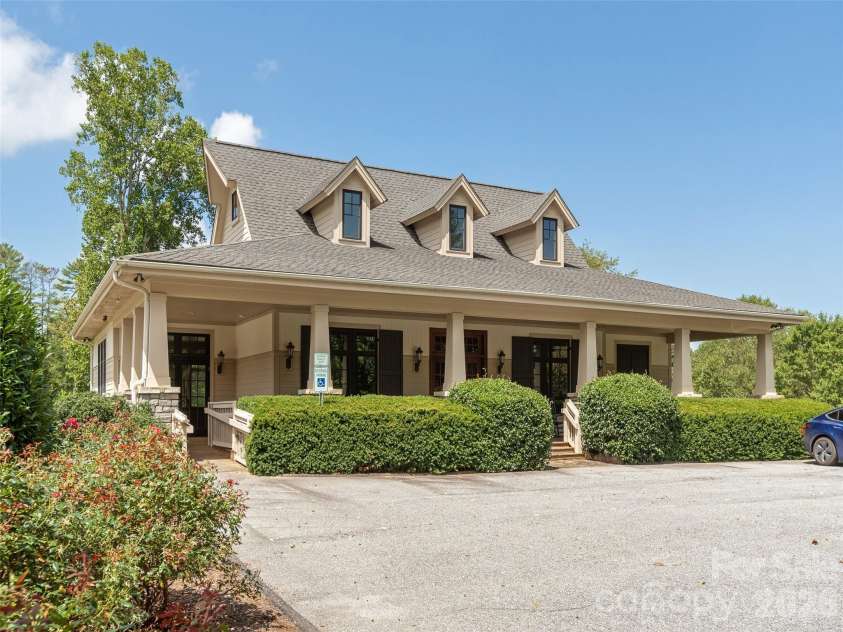 90 Drummond Circle, Hendersonville, NC 28791.  MLS# CAR4369417, YatesRealty ID 13113. 
