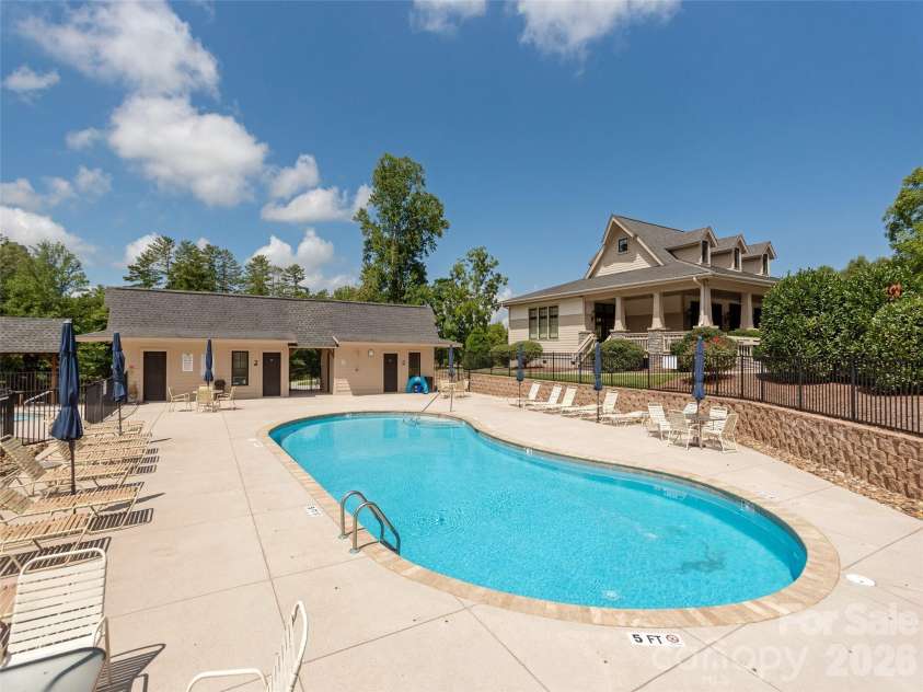 90 Drummond Circle, Hendersonville, NC 28791.  MLS# CAR4369417, YatesRealty ID 13113. 