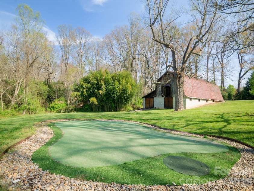 90 Drummond Circle, Hendersonville, NC 28791.  MLS# CAR4369417, YatesRealty ID 13113. 