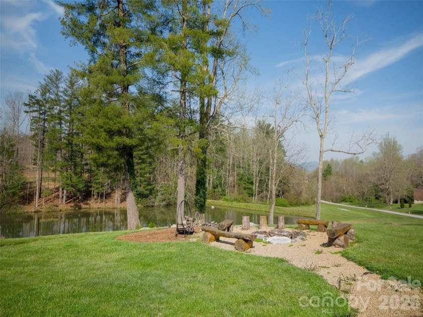 90 Drummond Circle, Hendersonville, NC 28791.  MLS# CAR4369417, YatesRealty ID 13113. 