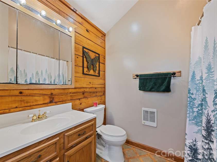 173 Blizzard Ridge, Maggie Valley, NC 28751.  MLS# CAR4382759, YatesRealty ID 13114. 