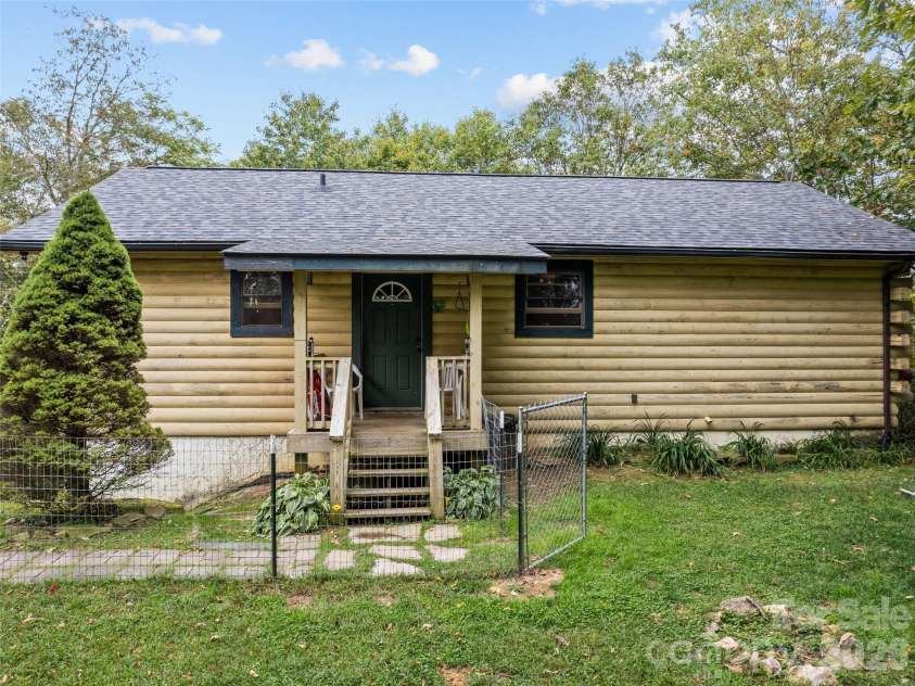 173 Blizzard Ridge, Maggie Valley, NC 28751.  MLS# CAR4382759, YatesRealty ID 13114. 