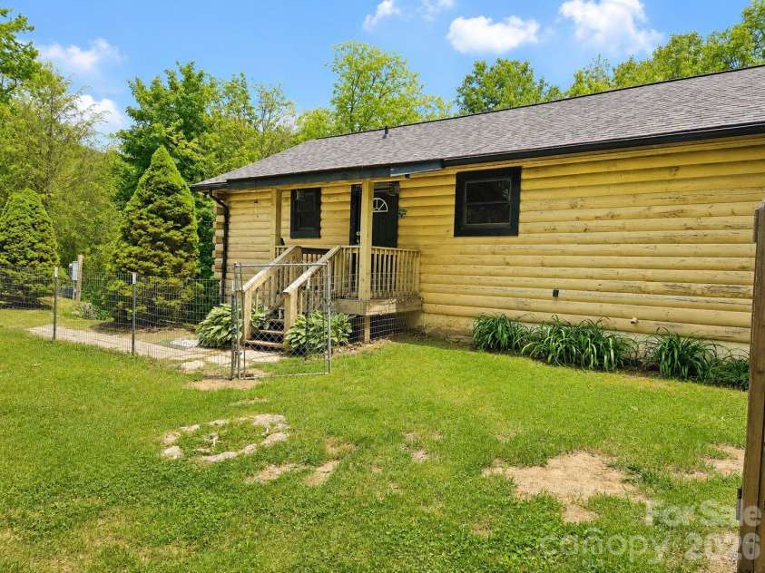 173 Blizzard Ridge, Maggie Valley, NC 28751.  MLS# CAR4382759, YatesRealty ID 13114. 