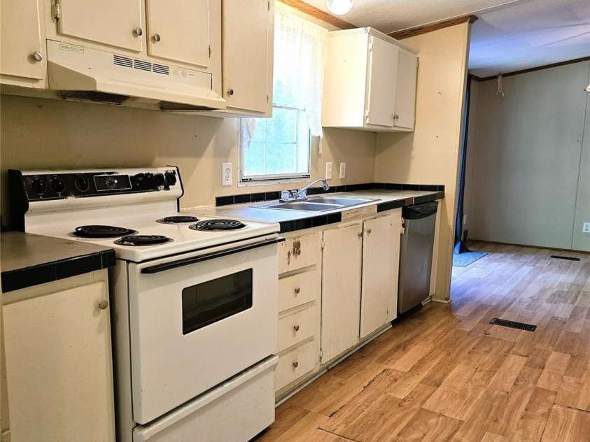 219 Watterson Road, Grover, NC 28073.  MLS# CAR4259268, YatesRealty ID 13116. Galley kitchen