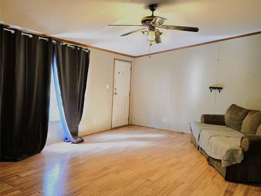 219 Watterson Road, Grover, NC 28073.  MLS# CAR4259268, YatesRealty ID 13116. Livingroom