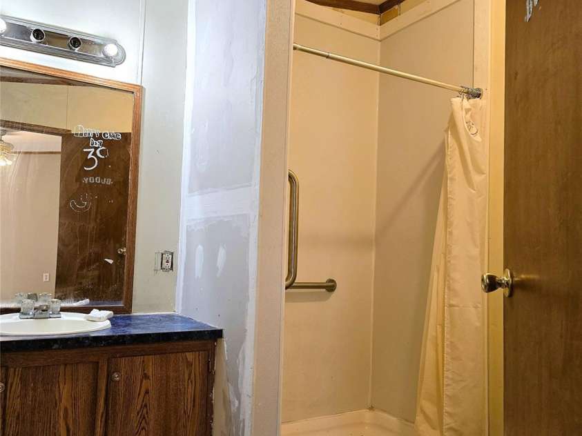 219 Watterson Road, Grover, NC 28073.  MLS# CAR4259268, YatesRealty ID 13116. Primary private bath