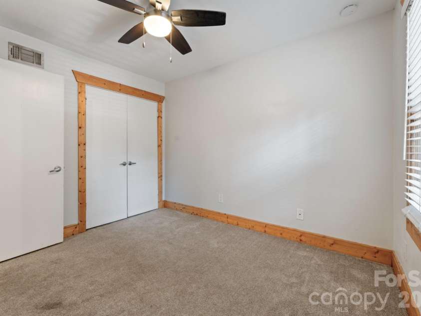 636 Chipley Avenue, Charlotte, NC 28205.  MLS# CAR4360288, YatesRealty ID 13117. 