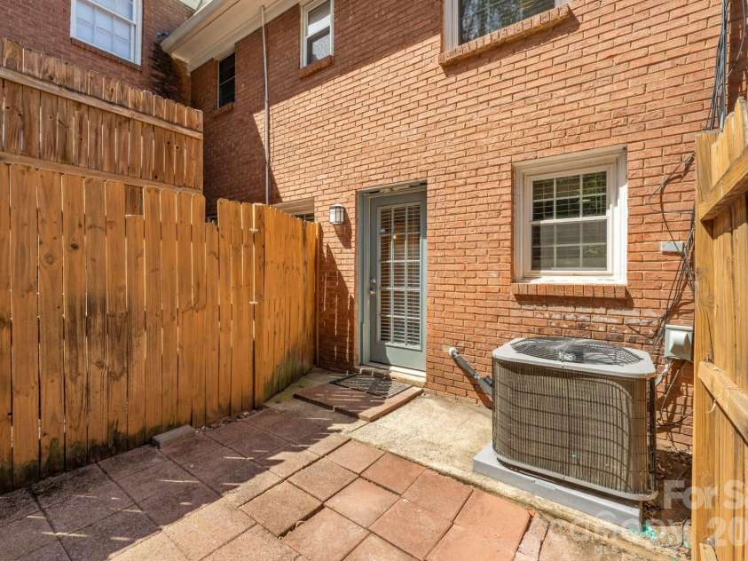 636 Chipley Avenue, Charlotte, NC 28205.  MLS# CAR4360288, YatesRealty ID 13117. 