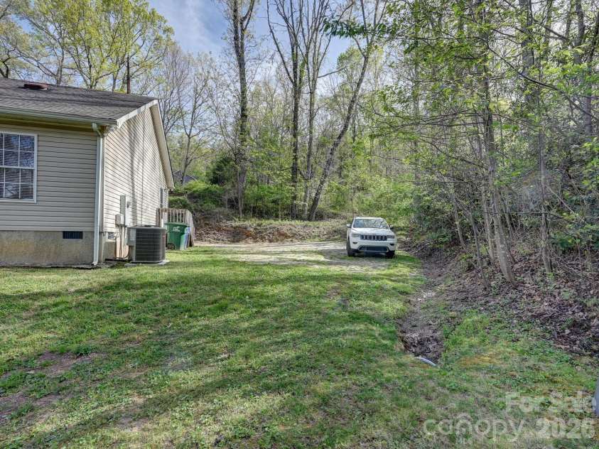 119 Laurel Haven Road, Fairview, NC 28730.  MLS# CAR4371439, YatesRealty ID 13118. 