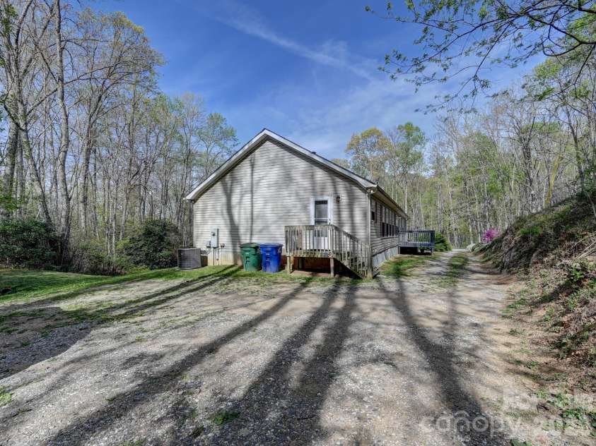119 Laurel Haven Road, Fairview, NC 28730.  MLS# CAR4371439, YatesRealty ID 13118. 