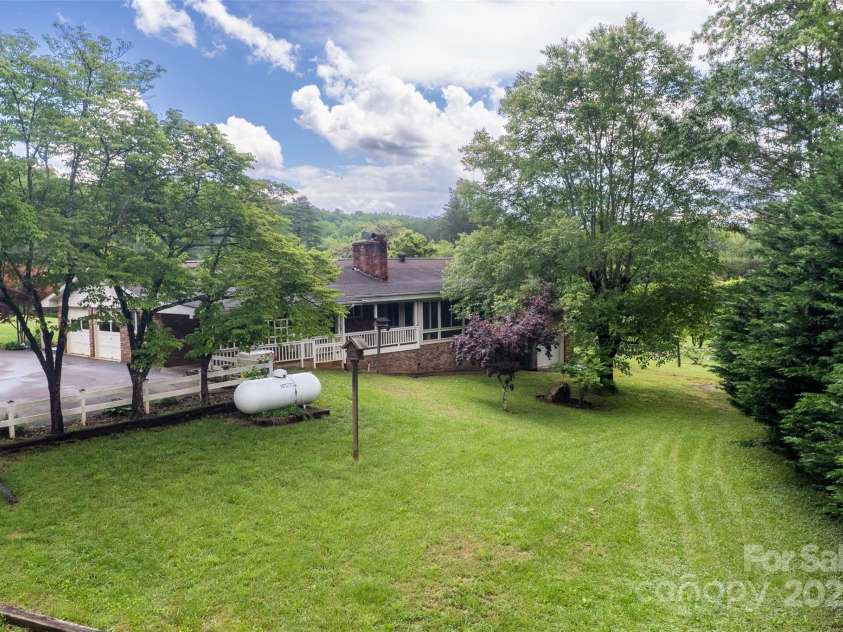 331 Ela Heights Road, Whittier, NC 28789.  MLS# CAR4259769, YatesRealty ID 13118. 