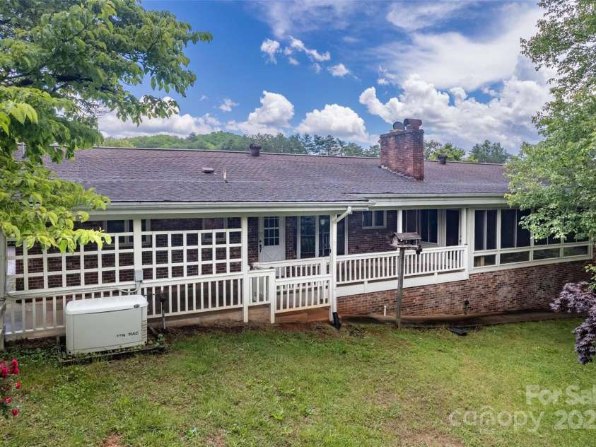 331 Ela Heights Road, Whittier, NC 28789.  MLS# CAR4259769, YatesRealty ID 13118. 