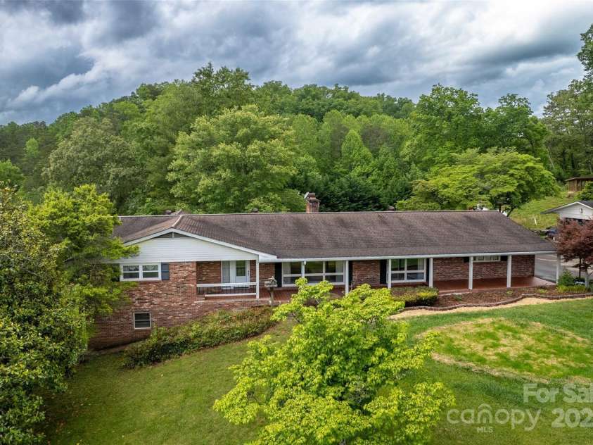331 Ela Heights Road, Whittier, NC 28789.  MLS# CAR4259769, YatesRealty ID 13118. 