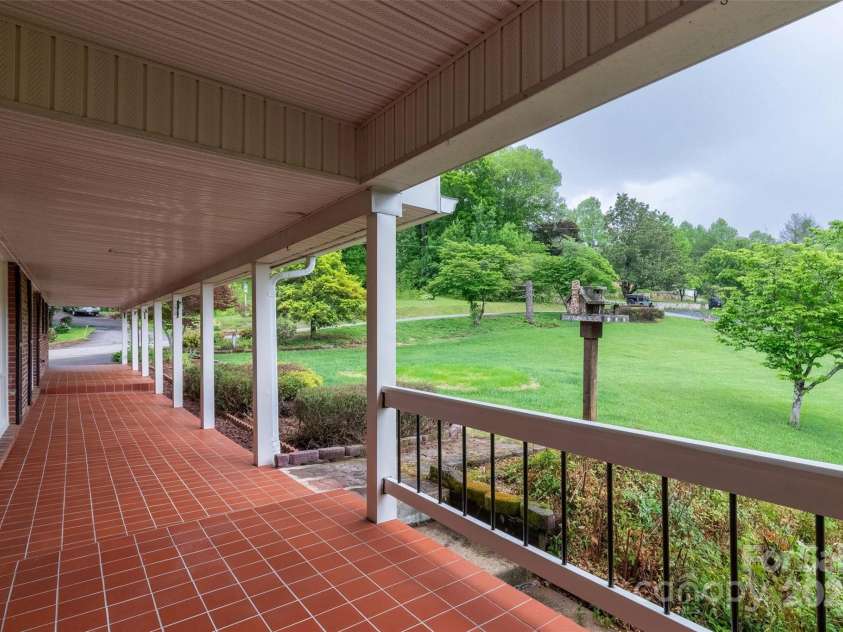 331 Ela Heights Road, Whittier, NC 28789.  MLS# CAR4259769, YatesRealty ID 13118. 