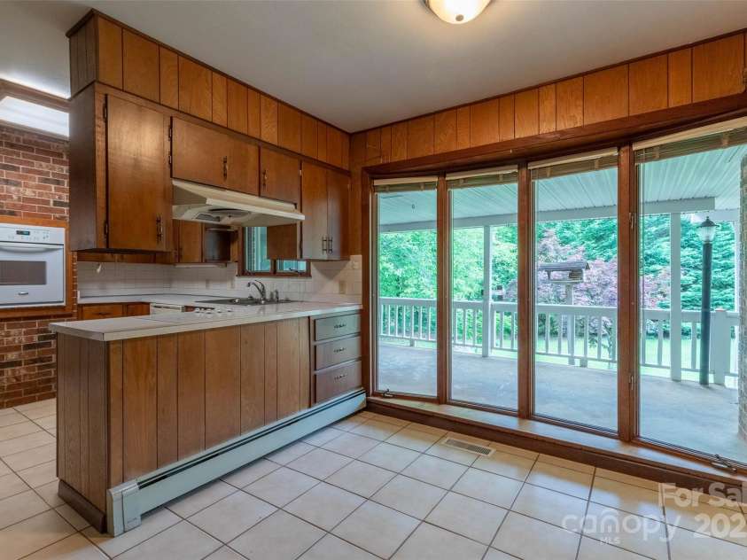 331 Ela Heights Road, Whittier, NC 28789.  MLS# CAR4259769, YatesRealty ID 13118. 