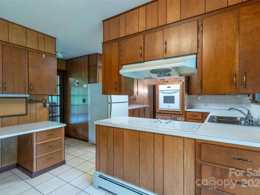 331 Ela Heights Road, Whittier, NC 28789.  MLS# CAR4259769, YatesRealty ID 13118. 