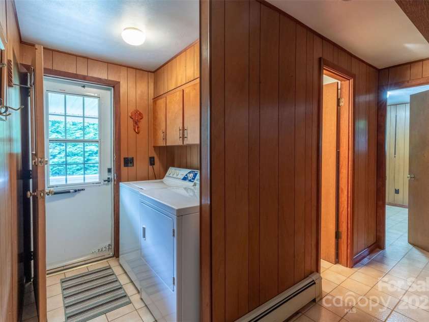 331 Ela Heights Road, Whittier, NC 28789.  MLS# CAR4259769, YatesRealty ID 13118. 