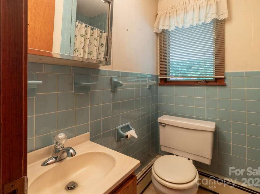 331 Ela Heights Road, Whittier, NC 28789.  MLS# CAR4259769, YatesRealty ID 13118. 