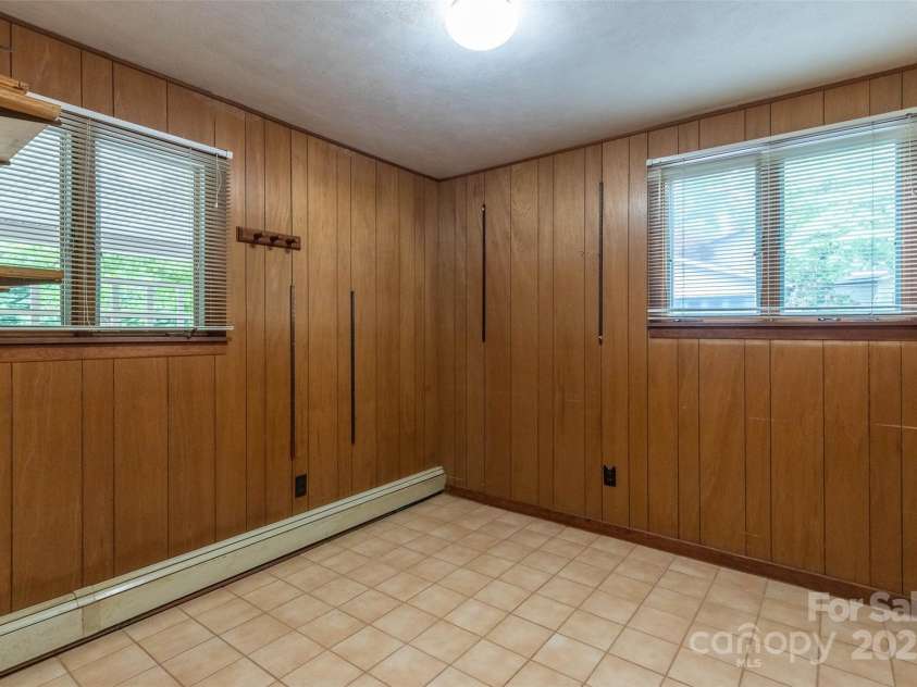 331 Ela Heights Road, Whittier, NC 28789.  MLS# CAR4259769, YatesRealty ID 13118. 