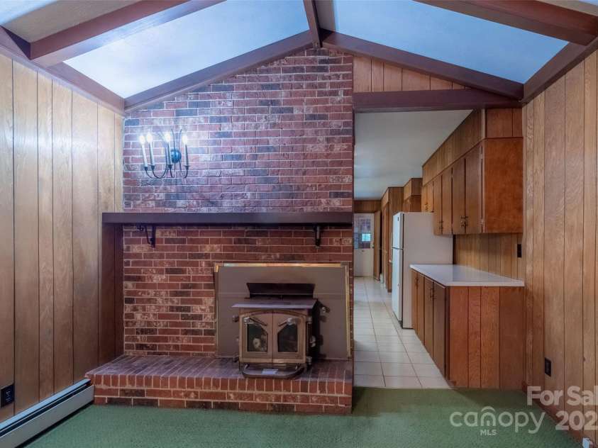 331 Ela Heights Road, Whittier, NC 28789.  MLS# CAR4259769, YatesRealty ID 13118. 