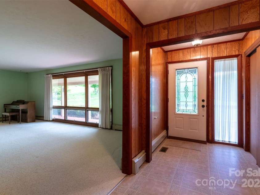 331 Ela Heights Road, Whittier, NC 28789.  MLS# CAR4259769, YatesRealty ID 13118. 