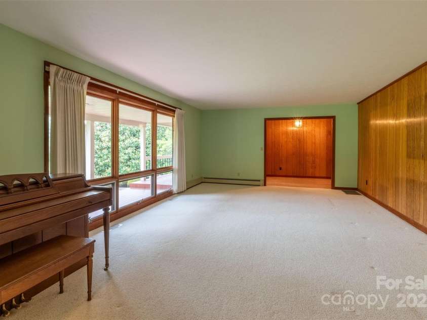 331 Ela Heights Road, Whittier, NC 28789.  MLS# CAR4259769, YatesRealty ID 13118. 