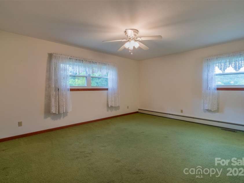 331 Ela Heights Road, Whittier, NC 28789.  MLS# CAR4259769, YatesRealty ID 13118. 