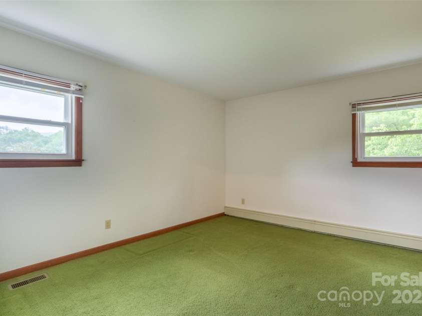 331 Ela Heights Road, Whittier, NC 28789.  MLS# CAR4259769, YatesRealty ID 13118. 