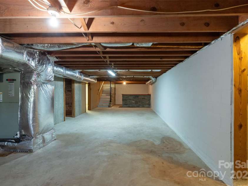 331 Ela Heights Road, Whittier, NC 28789.  MLS# CAR4259769, YatesRealty ID 13118. 