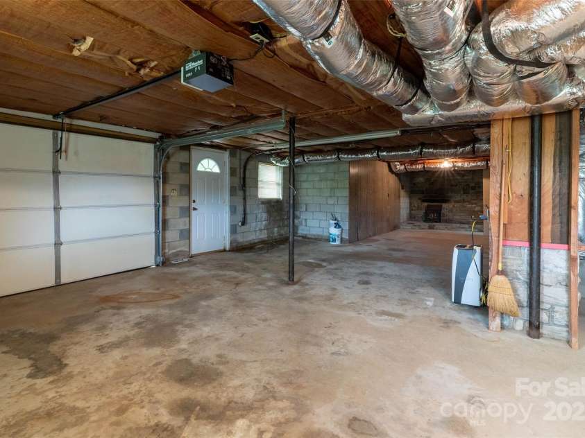 331 Ela Heights Road, Whittier, NC 28789.  MLS# CAR4259769, YatesRealty ID 13118. 