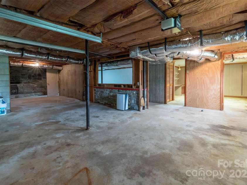 331 Ela Heights Road, Whittier, NC 28789.  MLS# CAR4259769, YatesRealty ID 13118. 