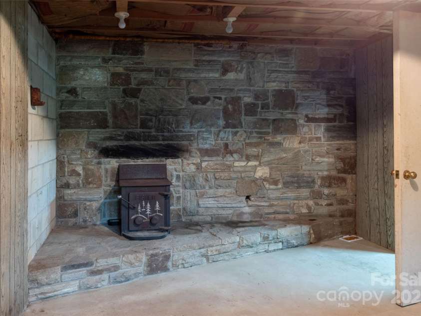 331 Ela Heights Road, Whittier, NC 28789.  MLS# CAR4259769, YatesRealty ID 13118. 