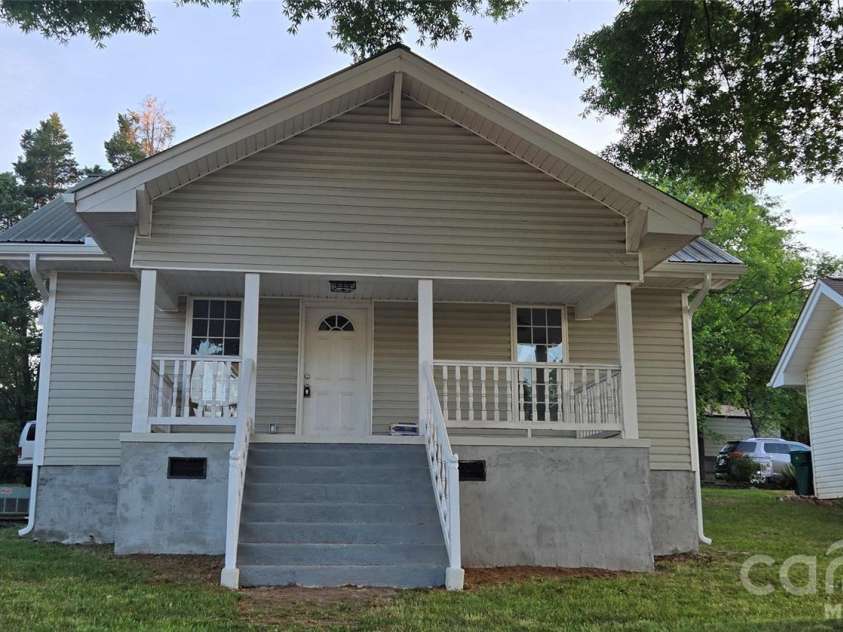 227 B Street, Newton, NC 28658.  MLS# CAR4371674, YatesRealty ID 13119. 