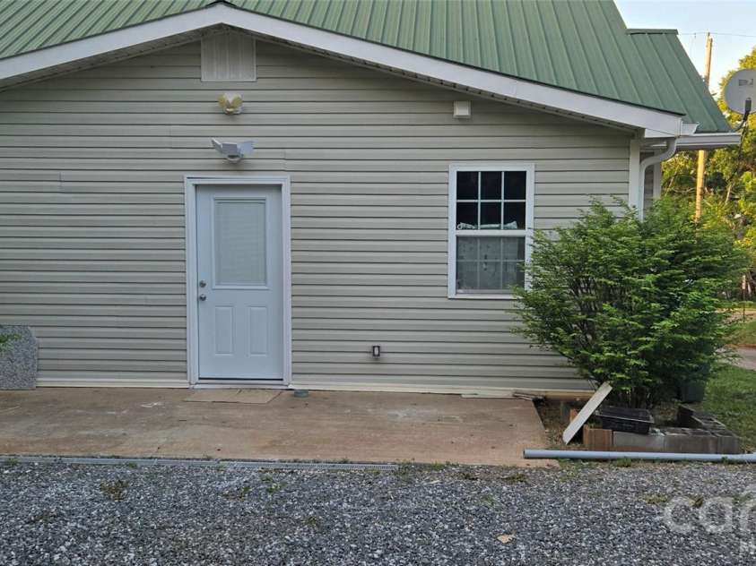 227 B Street, Newton, NC 28658.  MLS# CAR4371674, YatesRealty ID 13119. 