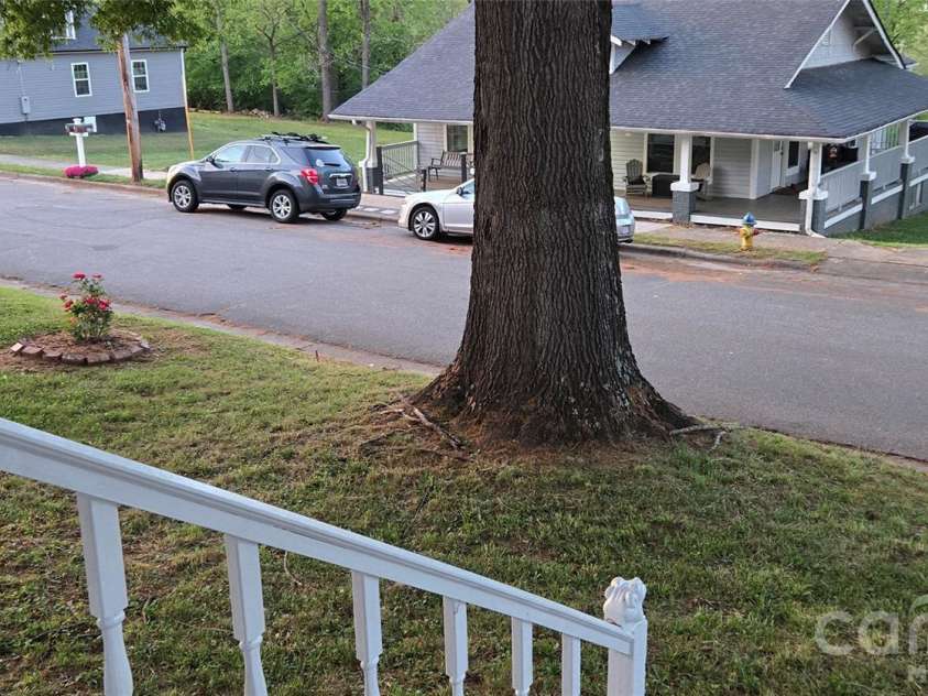 227 B Street, Newton, NC 28658.  MLS# CAR4371674, YatesRealty ID 13119. 